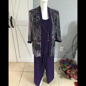 Drapers & Damon’s two piece Purple pants suit. Vintage. Size 14